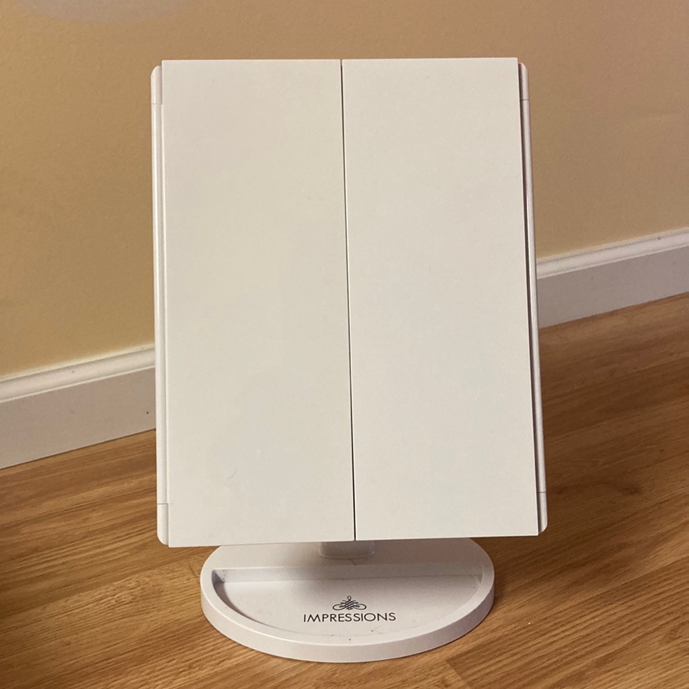Impressions XL LED light up Trifold Makeup Mirror